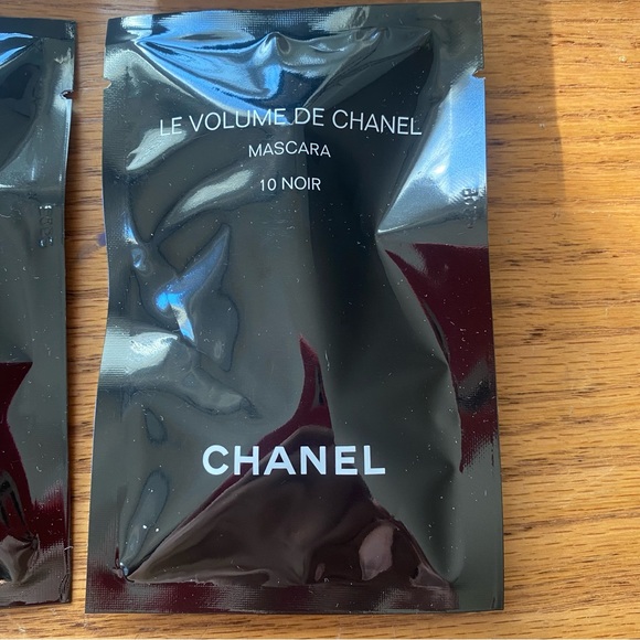 ★ Chanel dust bag with perfumes and mascara samples Bundle ★ - Picture 8 of 11